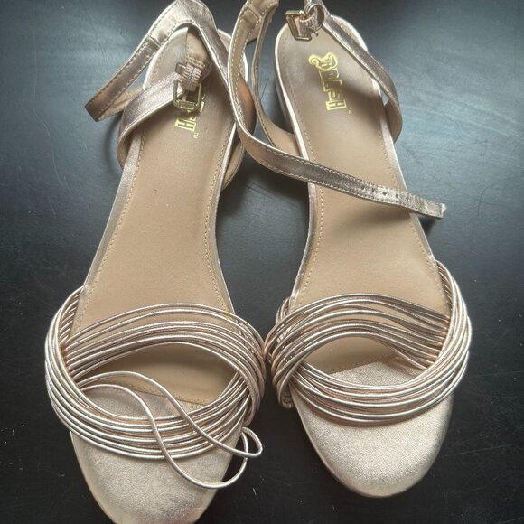 Sandals - Picture 1 of 2